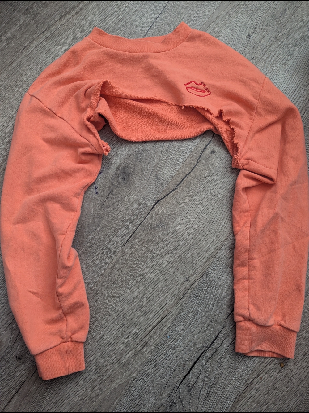 Women's Cropped Coral Sweatshirt - Lip Embroidery